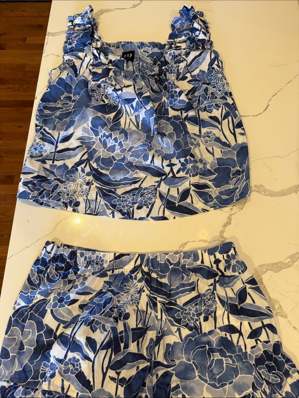 GAP Blue and White Floral Women’s Shorts Set pajamas large 100% cotton